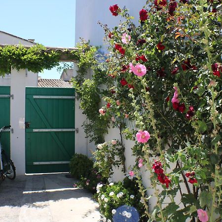 Beau T3 *** Pour 2 A 4 Pers Avec Patio Privatif Lägenhet La Couarde-sur-Mer Exteriör bild