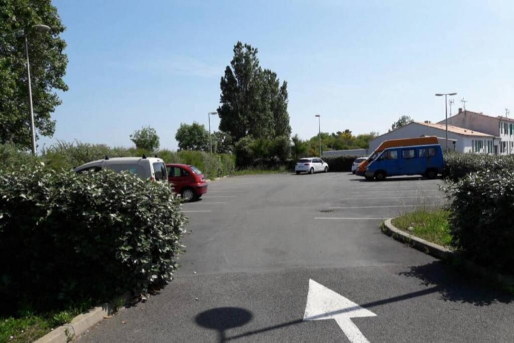 Beau T3 *** Pour 2 A 4 Pers Avec Patio Privatif Lägenhet La Couarde-sur-Mer Exteriör bild