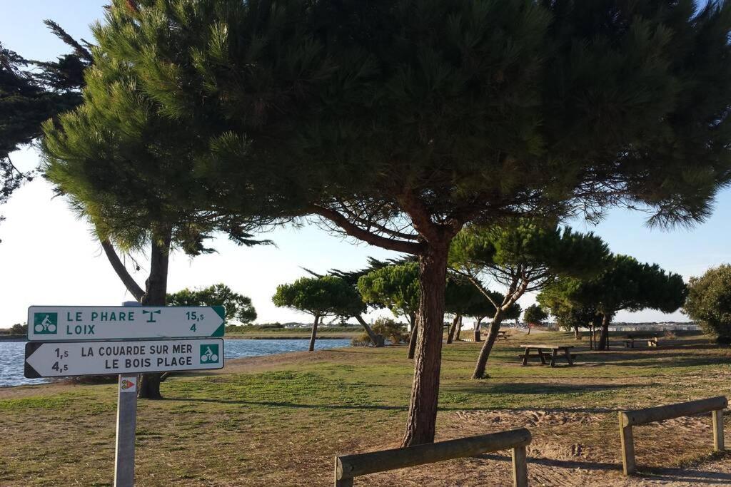 Beau T3 *** Pour 2 A 4 Pers Avec Patio Privatif Lägenhet La Couarde-sur-Mer Exteriör bild