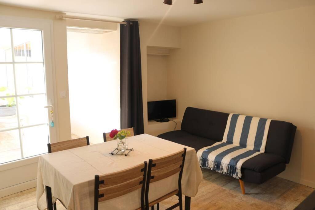 Beau T3 *** Pour 2 A 4 Pers Avec Patio Privatif Lägenhet La Couarde-sur-Mer Exteriör bild